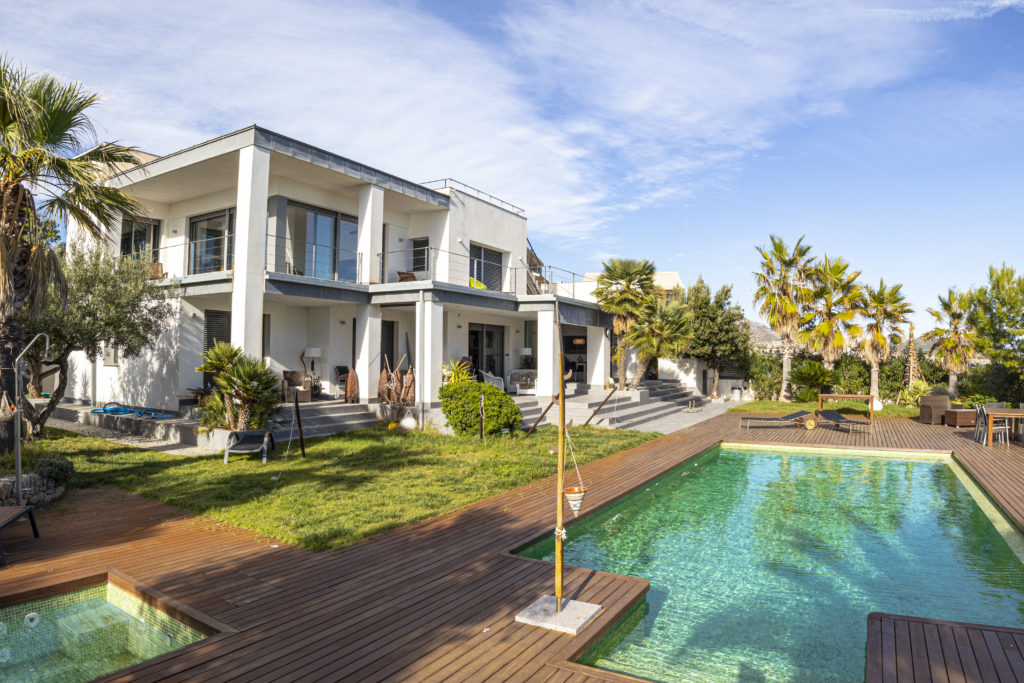 Casa en primera línea de mar en l'atmella de mar